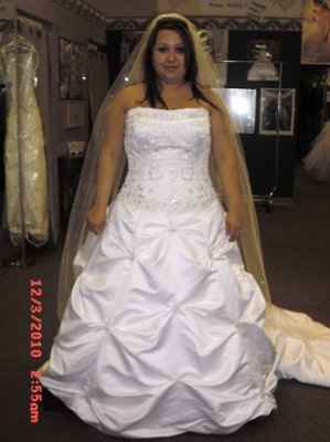 My day turned into a bummer... show me your rings/dresses to cheer me up please!