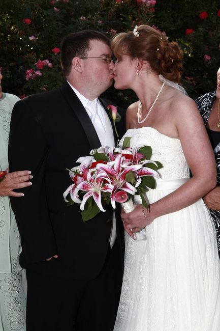 our wedding photos are here