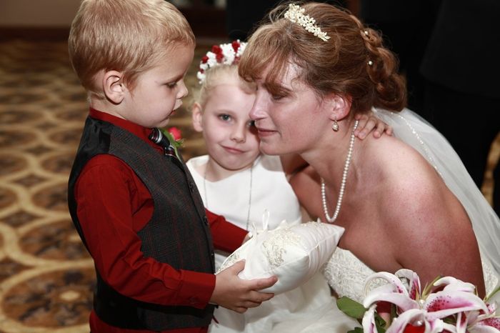 our wedding photos are here