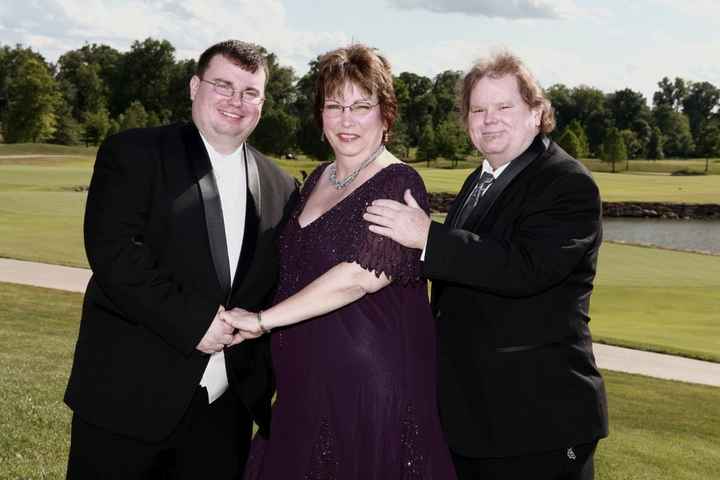 our wedding photos are here