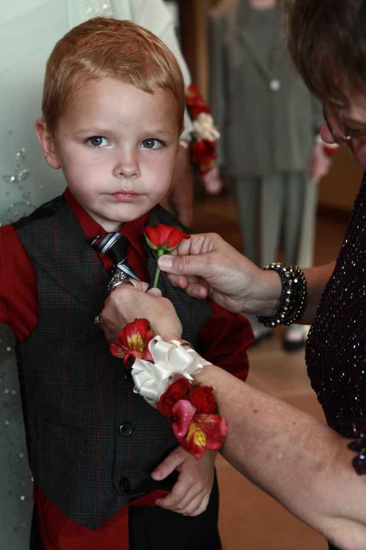 our wedding photos are here