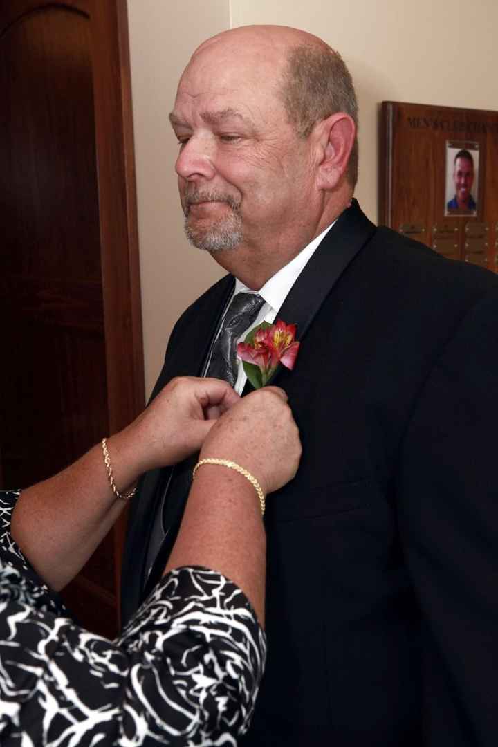 our wedding photos are here