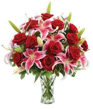 this is what my bridal bouquet is going to look like and what the bridesmaid bauquet too and the guy