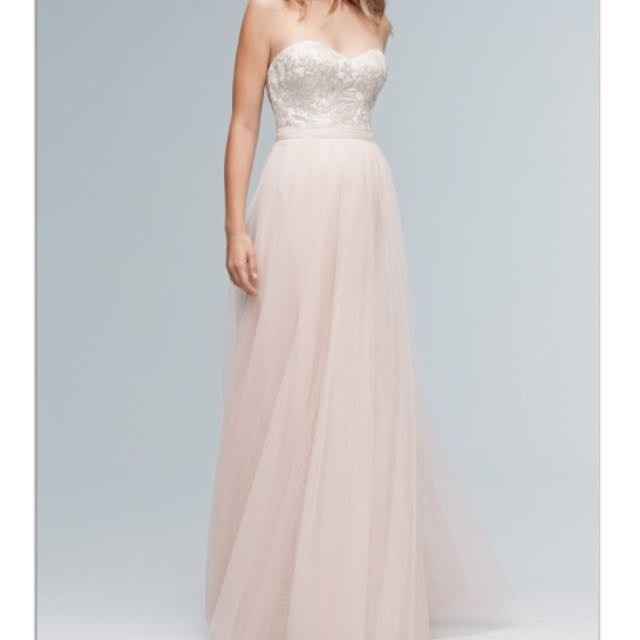 I want to see dresses!