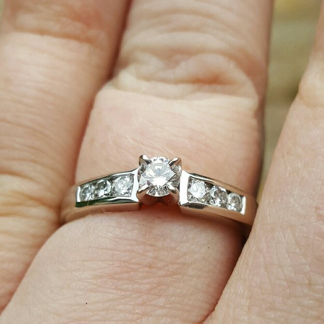 Twist on the ol' Ring Pics!