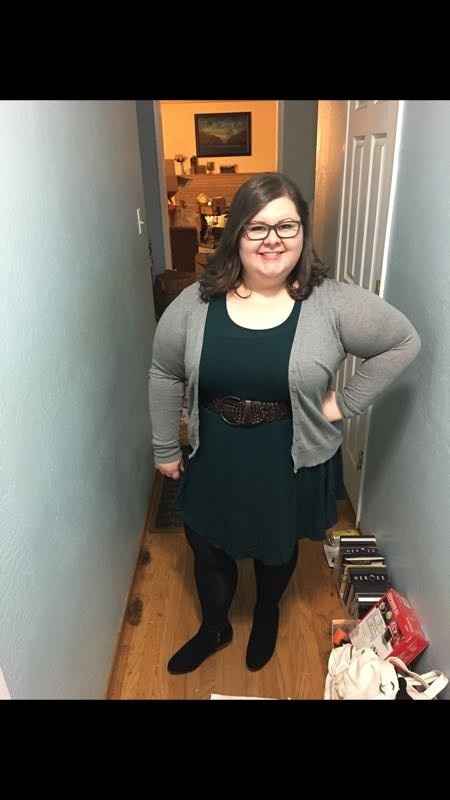 Help me choose engagement photo outfits?