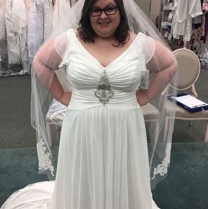 Calling plus size brides, show me your Dress