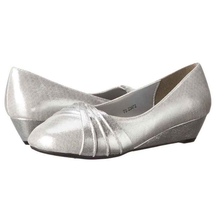 Let me see your shoes!