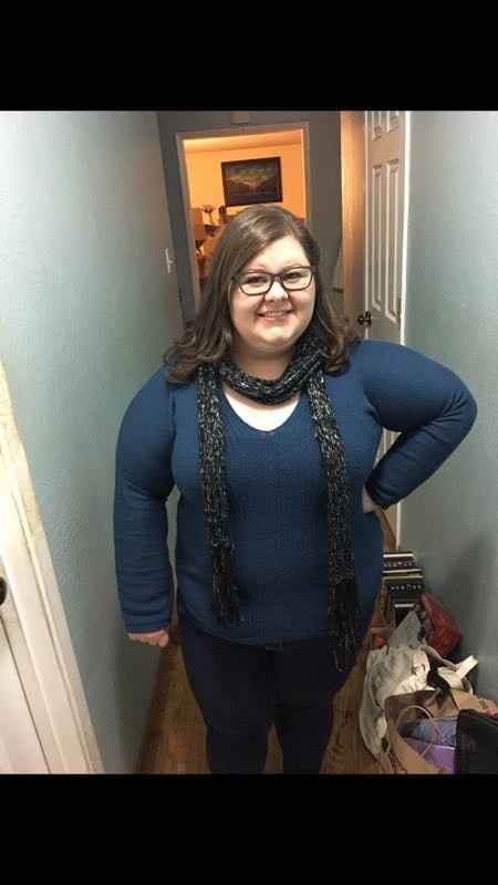 Help me choose engagement photo outfits?