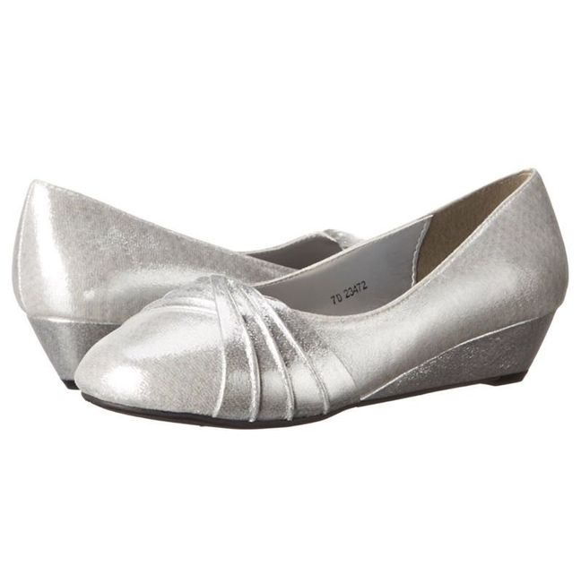 Let me see your shoes!