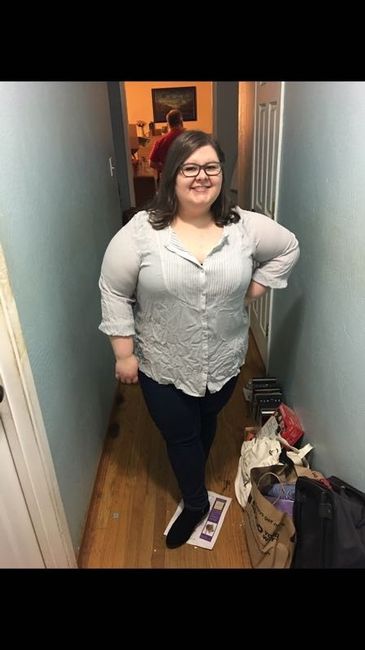 Help me choose engagement photo outfits?
