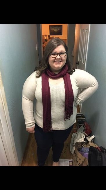 Help me choose engagement photo outfits?