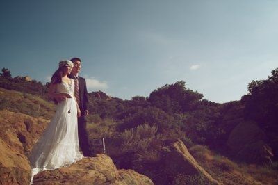 I need some ideas for engagement portrait poses