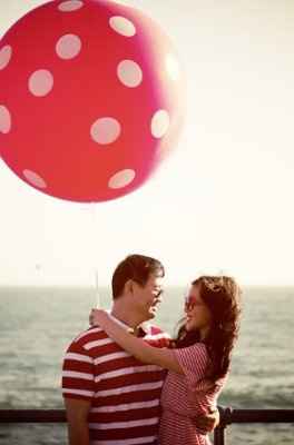 I need some ideas for engagement portrait poses