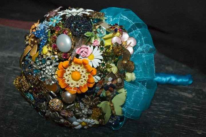 Help a girl out with her bouquet!