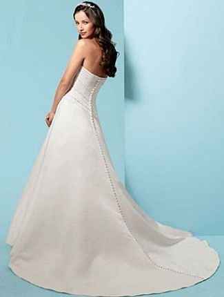 Anyone have there wedding dress picked out? Pics?