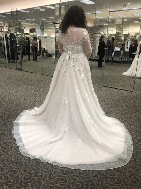 Wedding dress trains 😍👰🏻🤍 6