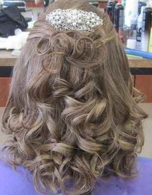 Im just wondering what did or how are you doing your hair for your wedding day?
