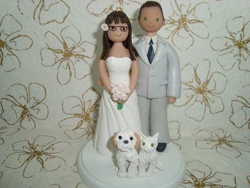 Cake topper- Help me find/make this?
