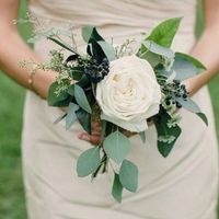 Single rose for bridesmaids?