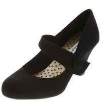 Anyone not wearing  traditional wedding shoes?