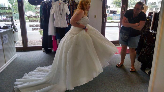 Can I get some venue / dress porn?