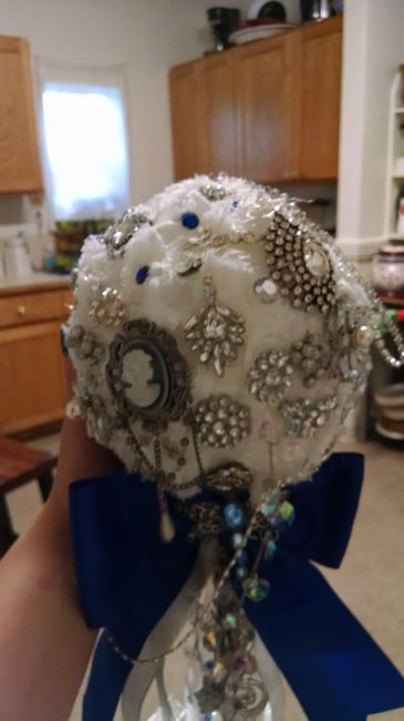 broach boquet
