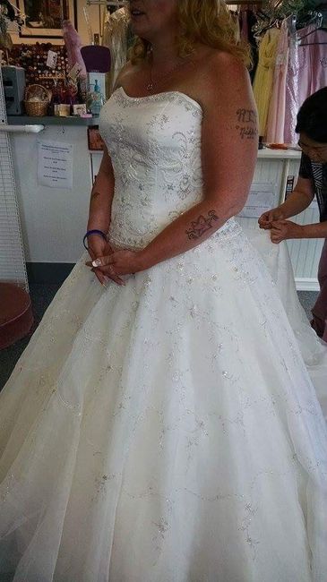 First dress fitting pronovias