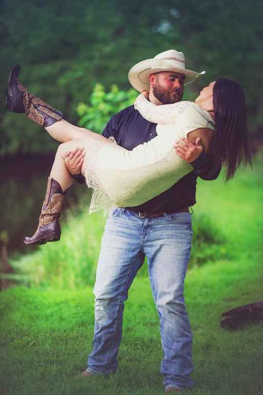 Engagement Picture are FINALLY here!!!! (Pic Heavy in Comments)