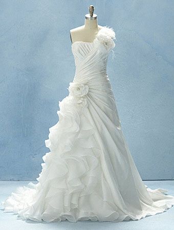 Gowns & Brides