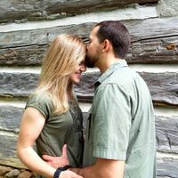 What did your fiance wear for engagement photos?