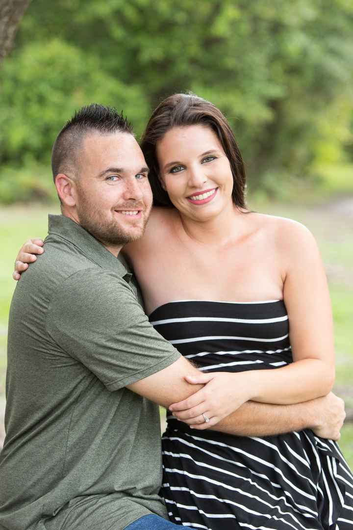 We got the rest of our engagement pictures!!!