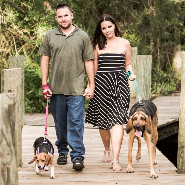 We got the rest of our engagement pictures!!!
