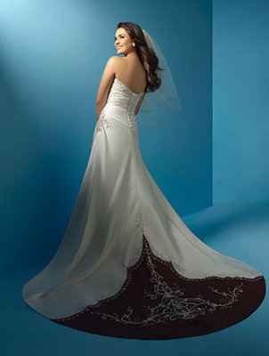 I'm ordering my dress online...Any Pointers?