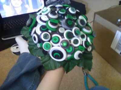 DIY button bouquet UPDATED... opinions needed