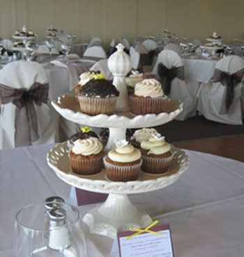 What do you think of this... cupcake centerpieces.