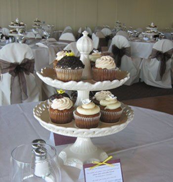 What do you think of this... cupcake centerpieces.
