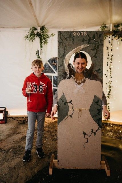 DIY photo cut out 