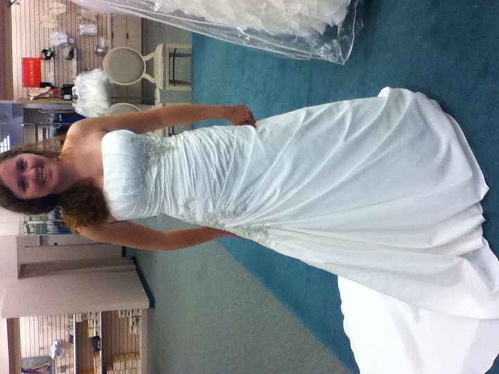 Tried on dresses for the first time!! *pics*