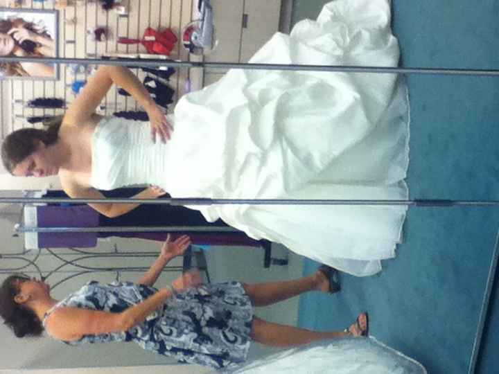 Tried on dresses for the first time!! *pics*