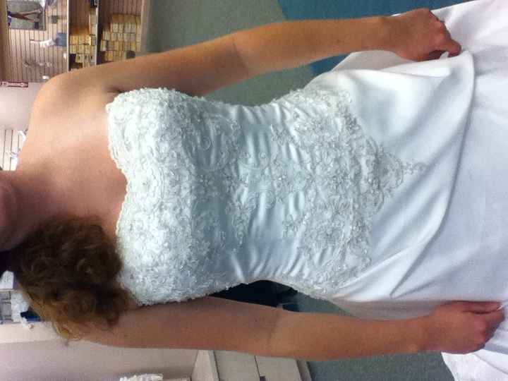 Tried on dresses for the first time!! *pics*