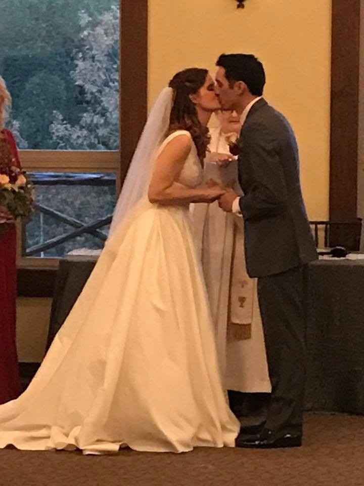 You may kiss the bride!!