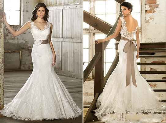 ATTENTION all brides w/a lace fit and flare gown