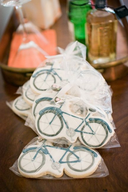 Decor help - road cycling and peonies?
