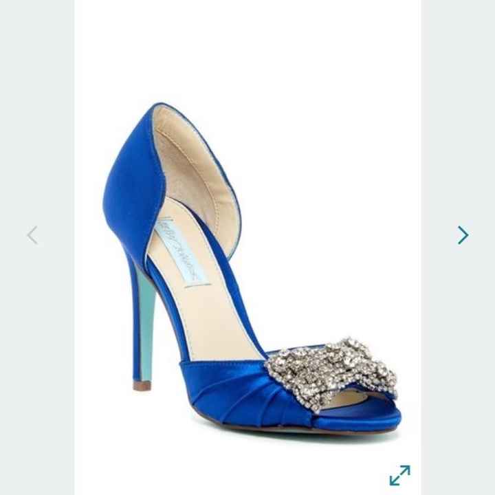 Anybody wearing mid sized heels??