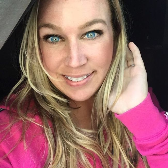It's Friday! Drop a selfie!
