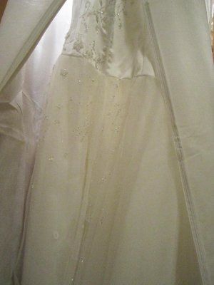 Quick question: is this ivory or white?
