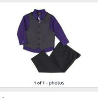 Ring bearer outfit? Does he have to match the groom?