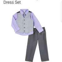Ring bearer outfit? Does he have to match the groom?