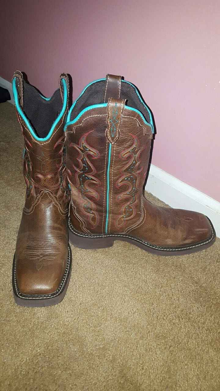 Doe this dress really go with my boots?